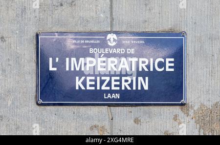 Città vecchia di Bruxelles, Belgio - 4 luglio 2024 - insegna del Boulevard de l ImpÃ ratrice o Keizerin laan Foto Stock