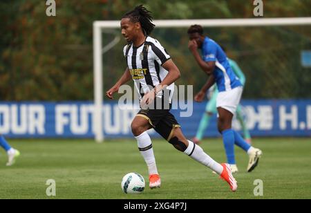 Genk, Belgio. 6 luglio 2024. Etienne Camara di Charleroi raffigurato in azione durante una partita amichevole tra il KRC Genk e lo Sporting Charleroi, sabato 06 luglio 2024 a Genk, in preparazione della prossima stagione 2024-2025 della Jupiler Pro League. BELGA PHOTO VIRGINIE LEFOUR credito: Belga News Agency/Alamy Live News Foto Stock