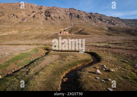 La fontana di Tessaout, il rifugio Tarkeddit Mountain, il trekking Ighil M'Goun, la catena montuosa dell'Atlante, marocco Foto Stock