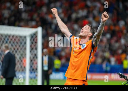 Berlino, Germania. 6 luglio 2024. Wout Weghorst, Paesi Bassi, festeggia dopo la partita dei quarti di finale UEFA 2024 tra Paesi Bassi e Türkiye all'Olympiastadion di Berlino, Germania, il 6 luglio 2024 (foto di Andrew SURMA/ credito: SIPA USA/Alamy Live News) Foto Stock