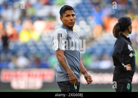 Seattle, Washington, Stati Uniti. 6 luglio 2024. L'attaccante dei Seattle Sounders RaÃºl RuidÃ-az (9) prima della partita di calcio della MLS tra i Seattle Sounders e la New England Revolution a Seattle, Washington. Steve Faber/CSM/Alamy Live News Foto Stock