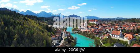 Vista aerea di Fuessen am Lech con il bel tempo Foto Stock