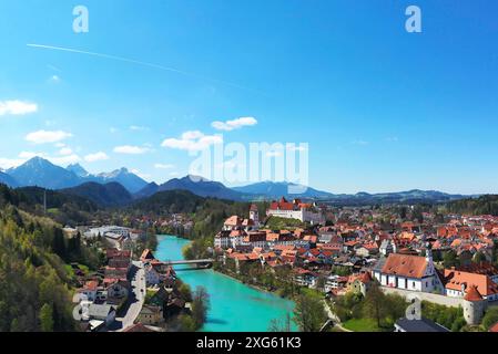 Vista aerea di Fuessen am Lech con il bel tempo Foto Stock