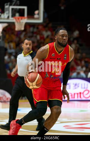 Valencia, Spagna. 4 luglio 2024. Bruno Fernando della squadra angolana visto in azione durante la partita tra Spagna e Angola nel Torneo di qualificazione Olimpica FIBA Spagna 2024 fase a gironi il 3 luglio 2024 al Tribunale municipale Fuente de San Luis (Valencia, FIBA Olympic Qualifying Tournament Spagna 2024 fase a gironi il 3 luglio 2024). Punteggio finale; Spagna 89 - 81 Angola. Punteggio finale; Spagna 89 - 81 Angola (immagine di credito: © German Vidal Ponce/SOPA Images via ZUMA Press Wire) SOLO PER USO EDITORIALE! Non per USO commerciale! Foto Stock