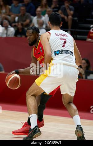 Valencia, Spagna. 4 luglio 2024. Santiago Aldama, squadra spagnola, Bruno Fernando, squadra angolana, visto in azione durante la partita tra Spagna e Angola nel Torneo di qualificazione olimpica FIBA Spagna 2024 fase a gironi il 3 luglio 2024 presso il tribunale municipale Fuente de San Luis (Valencia, FIBA Olympic Qualifying Tournament Spagna 2024 fase a gironi il 3 luglio 2024). Punteggio finale; Spagna 89 - 81 Angola. Punteggio finale; Spagna 89 - 81 Angola (immagine di credito: © German Vidal Ponce/SOPA Images via ZUMA Press Wire) SOLO PER USO EDITORIALE! Non per USO commerciale! Foto Stock