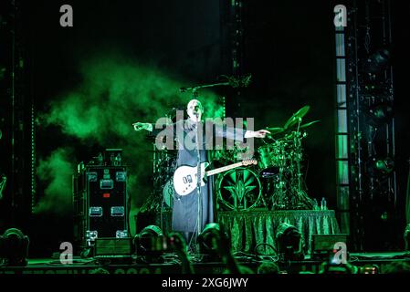 Concerto musicale - The Smashing Pumpkins - The World is a Vampire Europe Estate 2024 Billy Corgan of the Smashing Pumpkins Lucca Piazza Napoleone Italia Copyright: XMirkoxFava/TSCKx/xLiveMediax LPM 1434159 Foto Stock