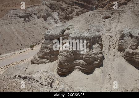 La Grotta dei rotoli o Grotta # 4 a Qumran vicino al Mar morto, qui sono stati trovati 15.000 pezzi di rotoli e messi insieme per ripristinare 600 rotoli del Mar morto Foto Stock