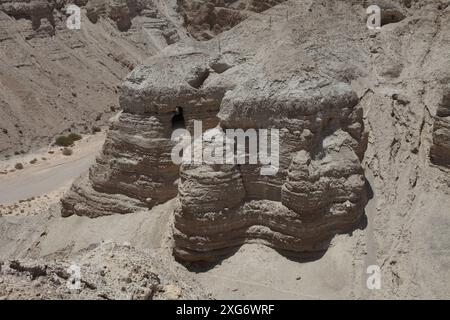 La Grotta dei rotoli o Grotta # 4 a Qumran vicino al Mar morto, qui sono stati trovati 15.000 pezzi di rotoli e messi insieme per ripristinare 600 rotoli del Mar morto Foto Stock