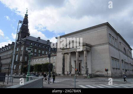 Copenaghen/Danimarca/07 luglio 2024/Christiansborg slotes kirke annesso al parlamento danese christiansborg castlæe chiesa del castello di christiansborg a Copenaghen. Foto. Francis Joseph Dean/Dean Pictures non per uso commerciale Foto Stock