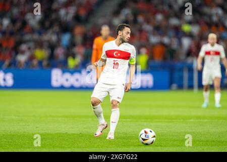 Berlino, Germania. 6 luglio 2024. Hakan Calhanoglu (10) del Turkiye visto durante i quarti di finale di UEFA Euro 2024 tra Paesi Bassi e Turkiye all'Olympiastadion di Berlino. Credito: Gonzales Photo/Alamy Live News Foto Stock