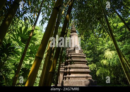 FRANCIA. PARIGI (75) (DODICESIMO DISTRETTO) IL RENE DUMONT TROPICAL AGRONOMY GARDEN (ALL'ESTREMITÀ ORIENTALE DEL BOIS DE VINCENNES). LO STUPA (MONUMENTO AL Foto Stock