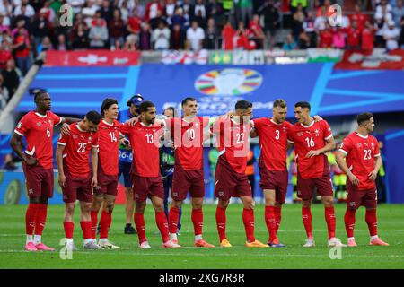Calciatori svizzeri demagogia al termine della partita di calcio dei quarti di finale di Euro 2024 tra Inghilterra e Svizzera allo stadio Dusseldorf Arena di Dusseldorf (Germania), 6 luglio 2024. Foto Stock