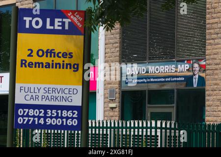 Ex ufficio del deputato conservatore / conservatore estromesso per Morecambe e Lonsdale David Morris con uffici da lasciare firmare. Elezioni generali del 2024 Regno Unito Foto Stock