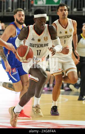 Colonia, Germania. 6 luglio 2024. SCHRODER Dennis DI GERMANIA durante l'amichevole internazionale di pallacanestro tra Germania e Francia il 6 luglio 2024 alla Lanxess Arena di Colonia, Germania. Foto Laurent Lairys/ABACAPRESS. COM credito: Abaca Press/Alamy Live News Foto Stock