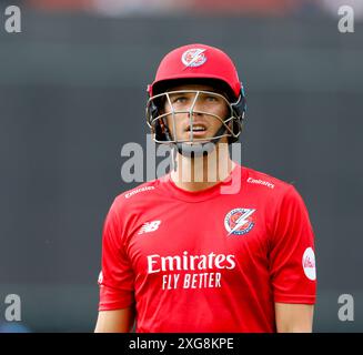 Manchester, Regno Unito. 7 luglio 2024; Emirates Old Trafford Cricket Ground, Manchester, Inghilterra; Vitality Blast T20 League Cricket, Lancashire Lightning contro Worcestershire Rapids; Chris Green del Lancashire Lightning Out per 24 da 17 palline fuori dal bowling di Ethan Brookes di Worcester Rapids con il punteggio 150-6 credito: Action Plus Sports Images/Alamy Live News Foto Stock