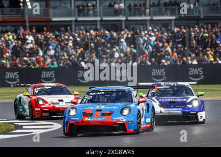 Silverstone, Gran Bretagna. 7 luglio 2024. N. 19 Lirim Zendeli (D, ombra), Porsche Mobil 1 Supercup al circuito di Silverstone il 7 luglio 2024 a Silverstone, Gran Bretagna. (Foto di HOCH ZWEI) credito: dpa/Alamy Live News Foto Stock