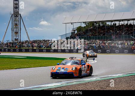 Silverstone, Gran Bretagna. 7 luglio 2024. 18° Keagan Masters (ZA, ombra), Porsche Mobil 1 Supercup al circuito di Silverstone il 7 luglio 2024 a Silverstone, Gran Bretagna. (Foto di HOCH ZWEI) credito: dpa/Alamy Live News Foto Stock