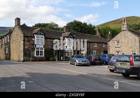 Il pub Old Nags Head, Edale la fine del sentiero Pennine Way, Derbyshire Peak District, Inghilterra, villaggio inglese del Regno Unito Foto Stock