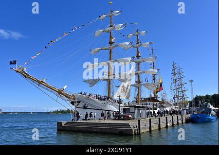 Le grandi navi a vela arrivarono a Helsinki. 6 luglio 2024. Tall Ships Races è il più grande evento gratuito per famiglie d’Europa e offre un sacco di programmi sia per il pubblico che per gli equipaggi delle navi. Ci sono sei porti ospitanti che partecipano all'evento Tall Ships Races del 2024, tre dei quali si trovano in Finlandia. Foto Stock