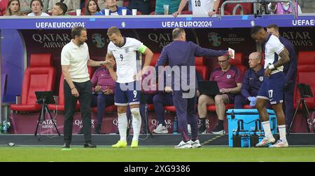Dusseldorf, Germania. 6 luglio 2024. Firo : 06.07.2024, calcio: UEFA EURO 2024, EM, Campionato europeo 2024, quarti di finale, 1/4 finale, M48, partita 48, ENG, Inghilterra - sui, Svizzera allenatore allenatore Gareth Southgate d'Inghilterra sostituisce l'infortunato Harry Kane d'Inghilterra, Ivan Toney d'Inghilterra arriva credito: dpa/Alamy Live News Foto Stock