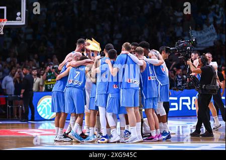 Pireo, Pireo, Grecia. 7 luglio 2024. Giocatori di Grecia che celebrano il biglietto per i Giochi Olimpici di Parigi 2024 durante la finale del Torneo di qualificazione Olimpica FIBA 2024 tra Croazia e Grecia allo Stadio Pace e amicizia il 7 luglio 2024, nel Pireo, Grecia. (Immagine di credito: © Stefanos Kyriazis/ZUMA Press Wire) SOLO PER USO EDITORIALE! Non per USO commerciale! Foto Stock