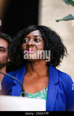 Daniele Obono, deputato rieletto per la coalizione Nouveau Front Populaire, visto nel quartier generale di la France Insoumise. La notte delle elezioni per la coalizione di sinistra Nouveau Front Populaire presso la sede di la France Insoumise nella rotonde de Stalingrad, a Parigi, con un discorso di Jean-Luc MÈlenchon in seguito ai risultati del secondo turno delle elezioni legislative francesi. La coalizione del Nouveau Front Populaire vinse senza una maggioranza assoluta e avrebbe dovuto eleggere tra i 187 e i 198 deputati all'Assemblea nazionale. (Foto di Telmo Pinto/SOPA Images/Sipa USA) Foto Stock