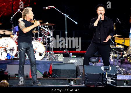 Peter Maffay und Johannes Oerding live bei einem Konzert der We Love Rock n Roll - Farewell Tour auf der Trabrennbahn Bahrenfeld. Amburgo, 07.07.2024 *** Peter Maffay e Johannes Oerding dal vivo ad un concerto del We Love Rock n Roll Farewell Tour al Trabrennbahn Bahrenfeld Hamburg, 07 07 2024 foto:xgbrcix/xFuturexImagex maffay 4712 Foto Stock