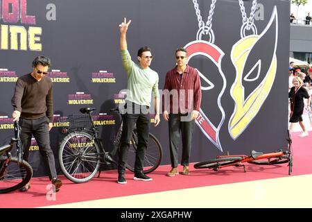 hawn Levy, Ryan Reynolds, Emma Corrin und Hugh Jackman bei der Premiere DEADPOOL and WOLVERINE in Berlin AM 06.07.2024 *** hawn Levy, Ryan Reynolds, Emma Corrin e Hugh Jackman alla prima DEADPOOL and WOLVERINE a Berlino il 06 07 2024 Foto Stock