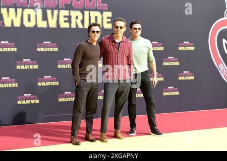hawn Levy, Ryan Reynolds, Emma Corrin und Hugh Jackman bei der Premiere DEADPOOL and WOLVERINE in Berlin AM 06.07.2024 *** hawn Levy, Ryan Reynolds, Emma Corrin e Hugh Jackman alla prima DEADPOOL and WOLVERINE a Berlino il 06 07 2024 Foto Stock