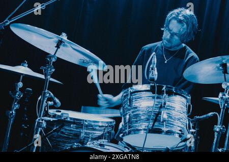 Copenaghen, Danimarca. 7 luglio 2024. Il batterista e compositore britannico Tom Skinner esegue un concerto dal vivo all'Hotel Cecil durante il Copenhagen Jazz Festival 2024 a Copenaghen. Credito: Gonzales Photo/Alamy Live News Foto Stock