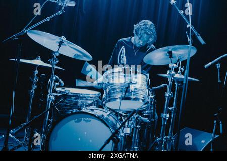 Copenaghen, Danimarca. 7 luglio 2024. Il batterista e compositore britannico Tom Skinner esegue un concerto dal vivo all'Hotel Cecil durante il Copenhagen Jazz Festival 2024 a Copenaghen. Credito: Gonzales Photo/Alamy Live News Foto Stock