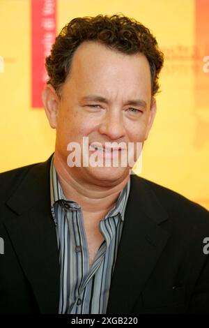 Tom Hanks beim Photocall zum Kinofilm The Terminal auf der Biennale di Venezia 2004 / 61. Internationale Filmfestspiele von Venedig in Palazzo del Casinò. Venedig, 01.09.2004 *** Tom Hanks al photocall per il film il Terminal alla Biennale di Venezia 2004 61 Mostra Internazionale del Cinema di Venezia al Palazzo del Casinò di Venezia, 01 09 2004 foto:xD.xBedrosianx/xFuturexImagex terminal 4906 Foto Stock