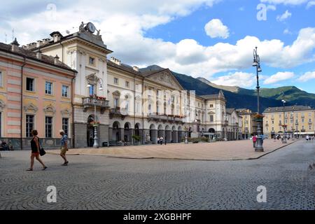 Aosta, Valle d'Aosta, Italia-07-01-2024- il municipio della città in Piazza Chanoux. Foto Stock