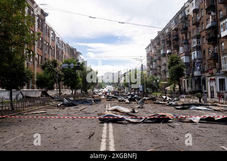 Kiev, Kiev, Ucraina. 8 luglio 2024. Distruzione dopo l'attacco missilistico russo a Kiev questa mattina nel distretto di Lukianivska. (Credit Image: © Andreas Stroh/ZUMA Press Wire) SOLO PER USO EDITORIALE! Non per USO commerciale! Crediti: ZUMA Press, Inc./Alamy Live News Foto Stock