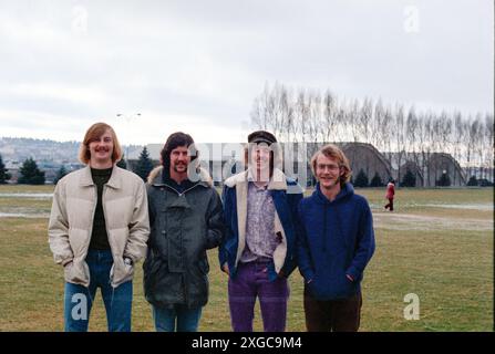 Quattro giovani studenti maschi posano per aPhoto, 1972, Gonzaga University, Spokane Washington, USA Foto Stock