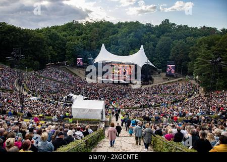 Berlino, Germania. 4 luglio 2024. Il cantante tedesco Peter Maffay si esibisce durante un concerto del Goodbye Tour al Waldbuehne di Berlino, in Germania, il 4 luglio 2024. (Foto di Emmanuele Contini/NurPhoto) credito: NurPhoto SRL/Alamy Live News Foto Stock