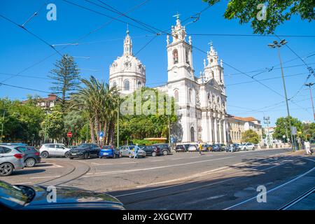 Portogallo Lisbona 7 luglio 2024. Basilica reale e Convento del Sacro cuore di Gesù. La chiesa cattolica della basilica di Estrela è un luogo famoso Foto Stock