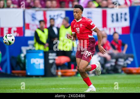 Dusseldorf, Germania. 6 luglio 2024. La Düsseldorf Arena Dan Ndoye della Svizzera corre con il pallone durante i quarti di finale di UEFA EURO 2024 tra Inghilterra e Svizzera alla Düsseldorf Arena il 6 luglio 2024 a Dusseldorf, Germania. (Foto di SPP) (Eurasia Sport Images/SPP) credito: SPP Sport Press Photo. /Alamy Live News Foto Stock