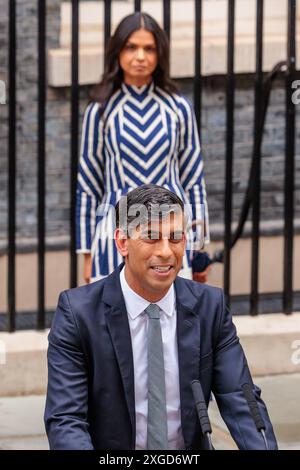 Downing Street, Londra, Regno Unito. 5 luglio 2024. Il primo ministro britannico uscente, Rishi Sunak fa il suo discorso di addio fuori 10 Downing Street, visto Foto Stock