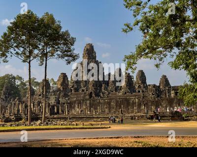 Bayon, il tempio di stato della fine del XII secolo del re Jayavarman VII, patrimonio dell'umanità dell'UNESCO, si trova nel mezzo di Angkor Thom, Cambogia, Indochi Foto Stock