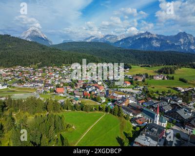 Vista aerea con droni, Seefeld, Tirolo, Alpi austriache, Austria, Europa Foto Stock