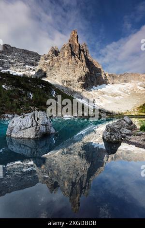 Lago di Sorapis, patrimonio dell'umanità dell'UNESCO, Dolomiti, Belluno, Italia, Europa Foto Stock