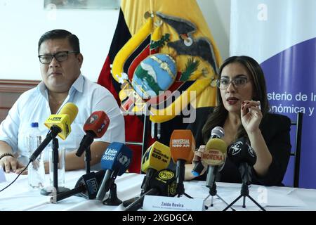 GYE MINISTRA ROVIRA MIES Guayaquil, lunedì 8 luglio 2024 questa mattina, in una conferenza stampa, il ministro Zaida Rovira, presentato il registro degli Alleati che consentirà trasparenza nella procedura di selezione di enti pubblici o privati per impedire ai cooperatori fraudolenti di fornire servizi Guayaquil Guayas Ecuador SOI GYE MINISTRAROVIRA MIES 51427f61b8e4f53fe1b3ff4f3c0111a4 Copyright: xCÃ sarxMunozx Foto Stock