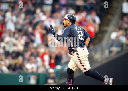 Cleveland, Oh, Stati Uniti. 5 luglio 2024. La prima base dei Cleveland Guardians Josh Naylor (22) colpisce un fuoricampo e le basi si arrabbiano con i San Francisco Giants in visita al Progressive Field di Cleveland, OHIO. San Francisco continua a vincere 4-2. (Credit Image: © Walter G. Arce Sr./ASP via ZUMA Press Wire) SOLO PER USO EDITORIALE! Non per USO commerciale! Foto Stock