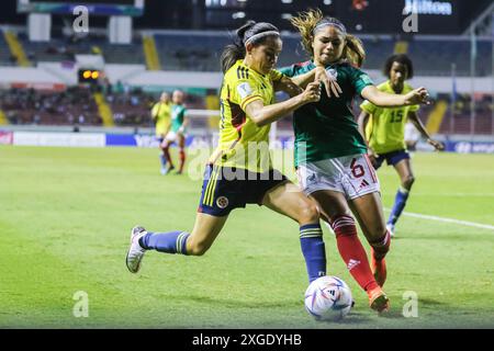 Mariana Muñoz della Colombia e Jana Gutierrez del Messico durante la partita della Coppa del mondo femminile FIFA U-20 Costa Rica Messico contro Colombia il 13 agosto 2022 Foto Stock