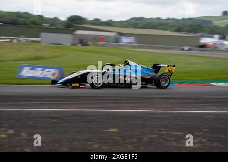 Andover, Hampshire - 8 giugno 2024: FIA Formula 4 Thruxton Qualifying Rowan CAMPBELL-PILLING Phinsys by Argenti Foto Stock