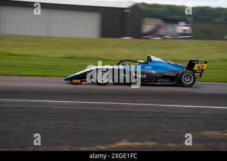 Andover, Hampshire - 8 giugno 2024: FIA Formula 4 Thruxton Qualifying Rowan CAMPBELL-PILLING Phinsys by Argenti Foto Stock