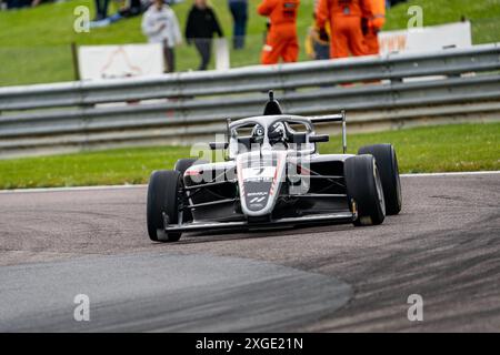 Andover, Hampshire - 8 giugno 2024: FIA Formula 4 Thruxton Qualifying Deagen FAIRCLOUGH HiTech Pulse-Eight Foto Stock