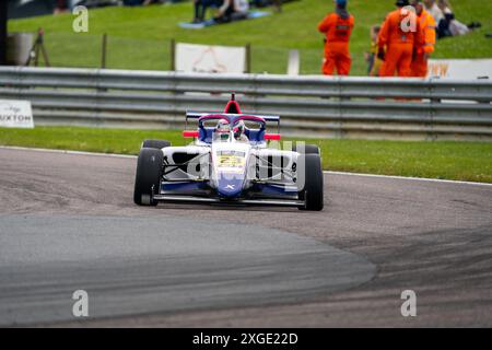 Andover, Hampshire - 8 giugno 2024: FIA Formula 4 Thruxton Qualifying Zack SCOULAR Xcel Motorsport Foto Stock