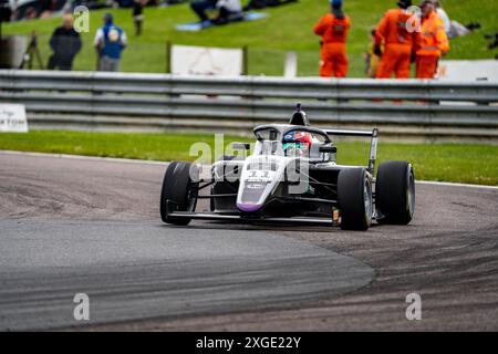 Andover, Hampshire - 8 giugno 2024: FIA Formula 4 Thruxton Qualifying Chloe CHONG JHR Developments Foto Stock